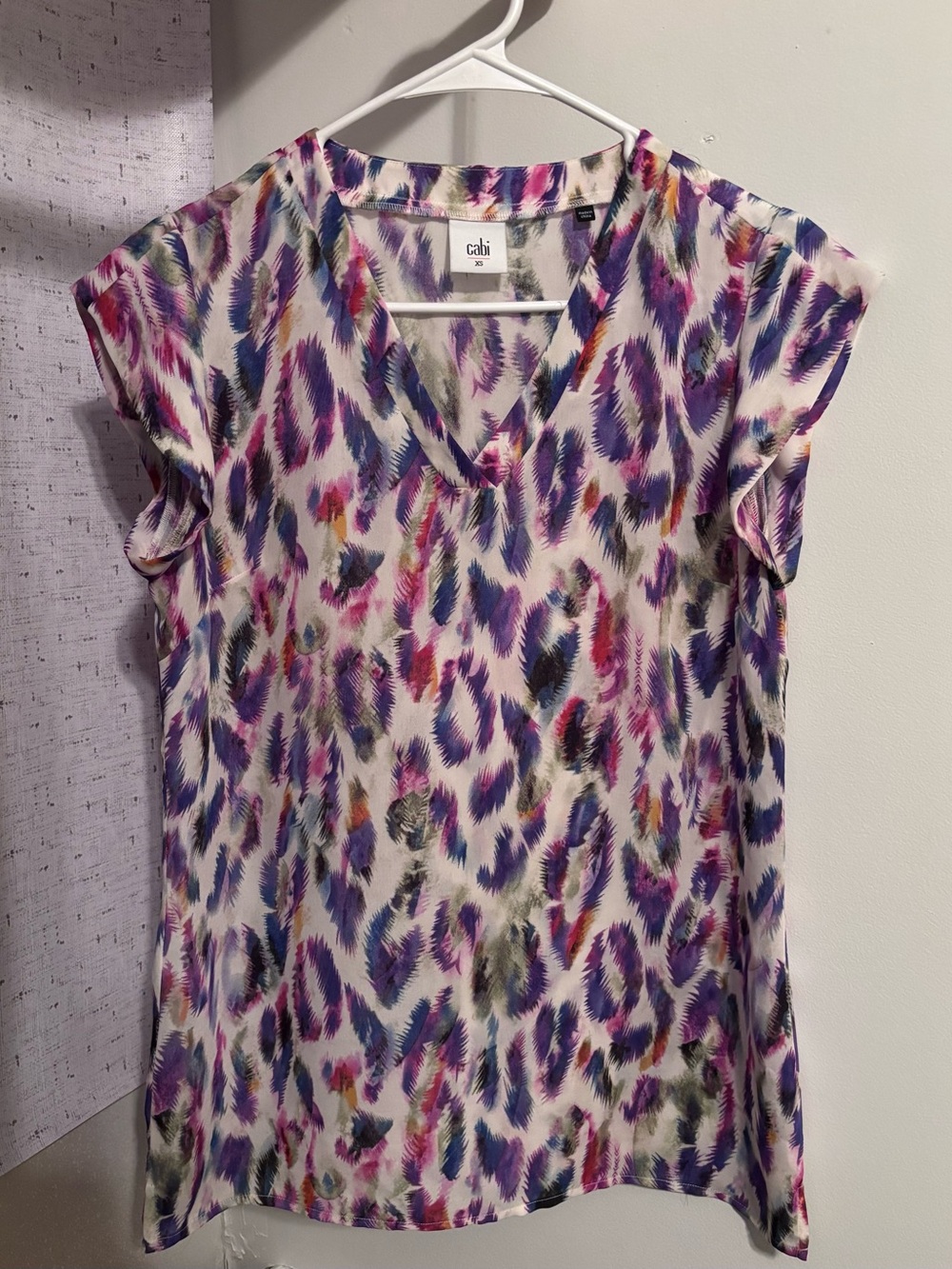 CAbi Multi-Color Brushstroke V-Neck Cap-Sleeve Top